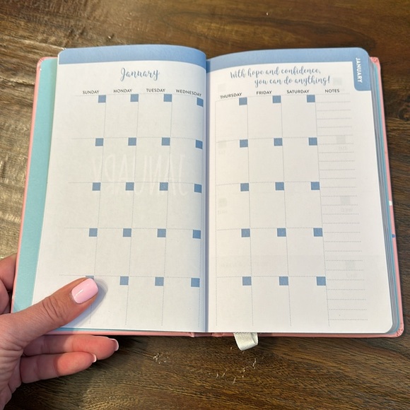 Small planner. Free with any bundle. - Picture 7 of 16
